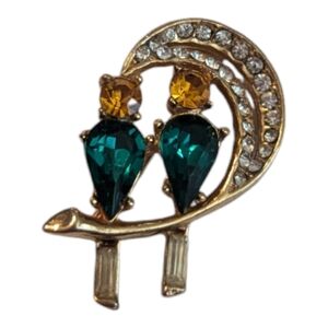 Vintage Green Yellow White Crystal Gems Gold Tone Brooch Pin